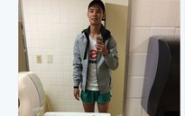 Anh chàng gốc Việt nổi tiếng vì đổi quần cho bạn gái đi thi