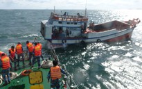 Cứu 12 thuyền viên bị tàu nước ngoài đâm chìm