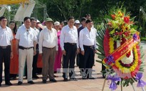 Dâng hương, tri ân anh hùng liệt sĩ tại Quảng Trị