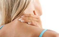 7 lý do khiến bạn bị đau cổ, chớ coi thường!