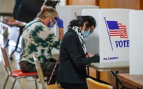 Bầu cử Mỹ: Kịch tính bỏ phiếu sớm ở bang chiến địa