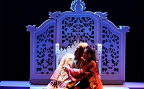 Chuyện tình hoàng hậu Dương Vân Nga trên sân khấu