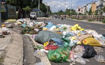 Nhếch nhác rác tràn lan trên đường