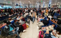Sân bay Tân Sơn Nhất chờ giải cứu