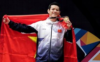 Thạch Kim Tuấn tặng huy chương vàng SEA Games cho con trai đầy tháng