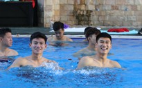 Dàn ‘nam thần’ U.23 Việt Nam rạng rỡ ở bể bơi đốn tim fan nữ