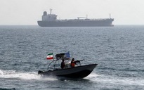 Tàu vũ trang Iran nã súng vào tàu hàng mang cờ Singapore