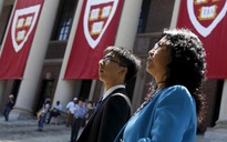 Vì sao người châu Á tốn hàng trăm ngàn USD cho tấm bằng Harvard?