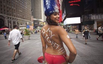 New York đau đầu vụ phơi ngực trần ở Quảng trường Thời đại
