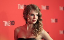 Taylor Swift chia sẻ thông tin mẹ ruột mắc bệnh ung thư