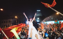Cặp đôi chụp ảnh cưới giữa 'siêu bão' mừng U.23 Việt Nam thắng đẹp Qatar