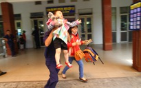 Nhiều hành khách chạy thục mạng vào ga Sài Gòn vì trễ chuyến tàu