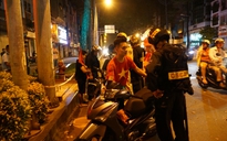 Người Sài Gòn mừng Việt Nam vô địch: CSGT xử lý 'dân đi bão' quá khích