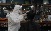TP.HCM ngày 1.10: Kín lịch cắt tóc, thợ mặc đồ bảo hộ chống dịch