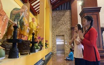 Rằm tháng 7: Giới trẻ đến chùa trong lễ Vu Lan