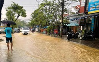 Đà Nẵng: Mưa lớn, nước sông Túy Loan dâng cao, học sinh nghỉ học