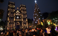 Người Hà Nội đổ xô về phố Hàng Mã, Nhà thờ lớn chơi Giáng sinh sớm