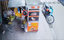 TP.HCM: Gã trai vờ mua bánh mì, nước uống để trộm điện thoại của thiếu nữ