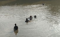TP.HCM: Đi bắt cá, một người chết đuối khi bơi qua sông
