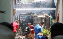 TP.HCM: Cháy lớn thiêu rụi căn nhà trong hẻm tại Q.Bình Thạnh