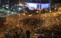 Romania: Thủ tướng từ chức vì cháy vũ trường, dân tình vẫn không tha