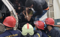 Đồng Nai: Cảnh sát giải cứu tài xế xe tải ben mắc kẹt trong cabin