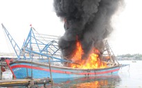 Cà Mau: Cháy ghe đi biển, cháy lan thiêu rụi một căn nhà