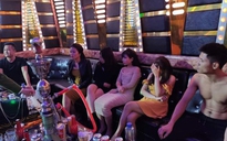 Đột kích quán karaoke ở Móng Cái, bắt quả tang hàng chục thanh niên phê ma túy