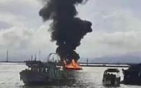Quảng Ninh: Điều tra xuồng chở dầu cháy ngùn ngụt trên vùng biển biên giới