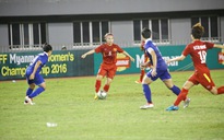 Các cầu thủ nữ Việt Nam quyết ‘bung lụa’ trận chung kết với Thái Lan