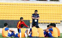 'U.20 Việt Nam đá đôi công với Pháp sẽ là một sai lầm'
