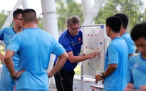 World Cup U.20 năm 2021 bị hủy, HLV Troussier: ‘Tôi rất thất vọng…’