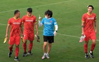 Sau ngày tuyển Việt Nam đấu Nhật Bản, Văn Hậu sang Hàn Quốc phẫu thuật đầu gối