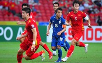 Hàng thủ tuyển Việt Nam sai lầm + kém may mắn = thua Thái Lan