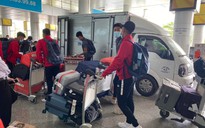 U.23 Myanmar vị khách ‘xông đất’ SEA Games 31 đã đến Hà Nội, lỉnh kỉnh hành lý