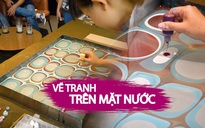 Trầm trồ xem họa sĩ 'thủy ấn họa' vẽ tranh màu trên mặt nước