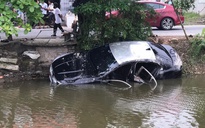 Hải Phòng: Xe ô tô lao xuống mương, hai người tử vong