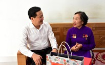 Phó thủ tướng Lê Minh Khái thăm, tặng quà gia đình chính sách tại Thừa Thiên - Huế