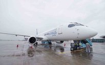Máy bay thế hệ mới của Airbus trình diễn trên bầu trời Việt Nam