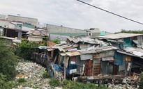 Người dân quận 7 sống ngập trong rác dưới dạ cầu Kênh Tẻ