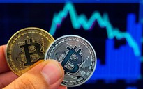 Giá Bitcoin nhảy vọt lên đỉnh mới trên 56.000 USD