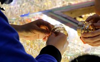 Giá vàng hôm nay 26.11.2021: Vàng nhẫn SJC thấp hơn vàng miếng đến 8 triệu đồng/lượng