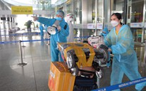 Chuyến bay quốc tế thương mại đầu tiên đón khách đã hạ cánh sân bay Nội Bài
