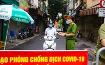 Chủ tịch Hà Nội: Chưa xử phạt người không có giấy đi đường mới trong 2 ngày tới