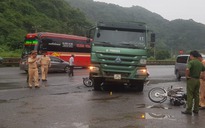 Ninh Bình: Xe tải va chạm với xe máy, 2 du khách nước ngoài gặp nạn