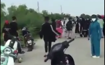 Ninh Bình: Hàng chục nữ sinh cấp 3 tụ tập đánh nhau trên đê sông Hoàng Long