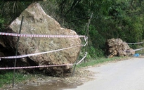 Thanh Hóa: Sơ tán khẩn cấp 4 hộ dân do đá lăn