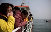 "Đừng chết": Những tin nhắn cuối cùng từ điện thoại của nạn nhân phà Sewol