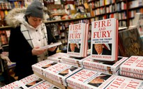 Tỉ phú Mỹ mua sách về ông Trump tặng các nghị sĩ