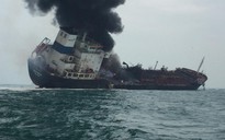 Tàu dầu mang cờ Việt Nam bốc cháy trên biển Hồng Kông
